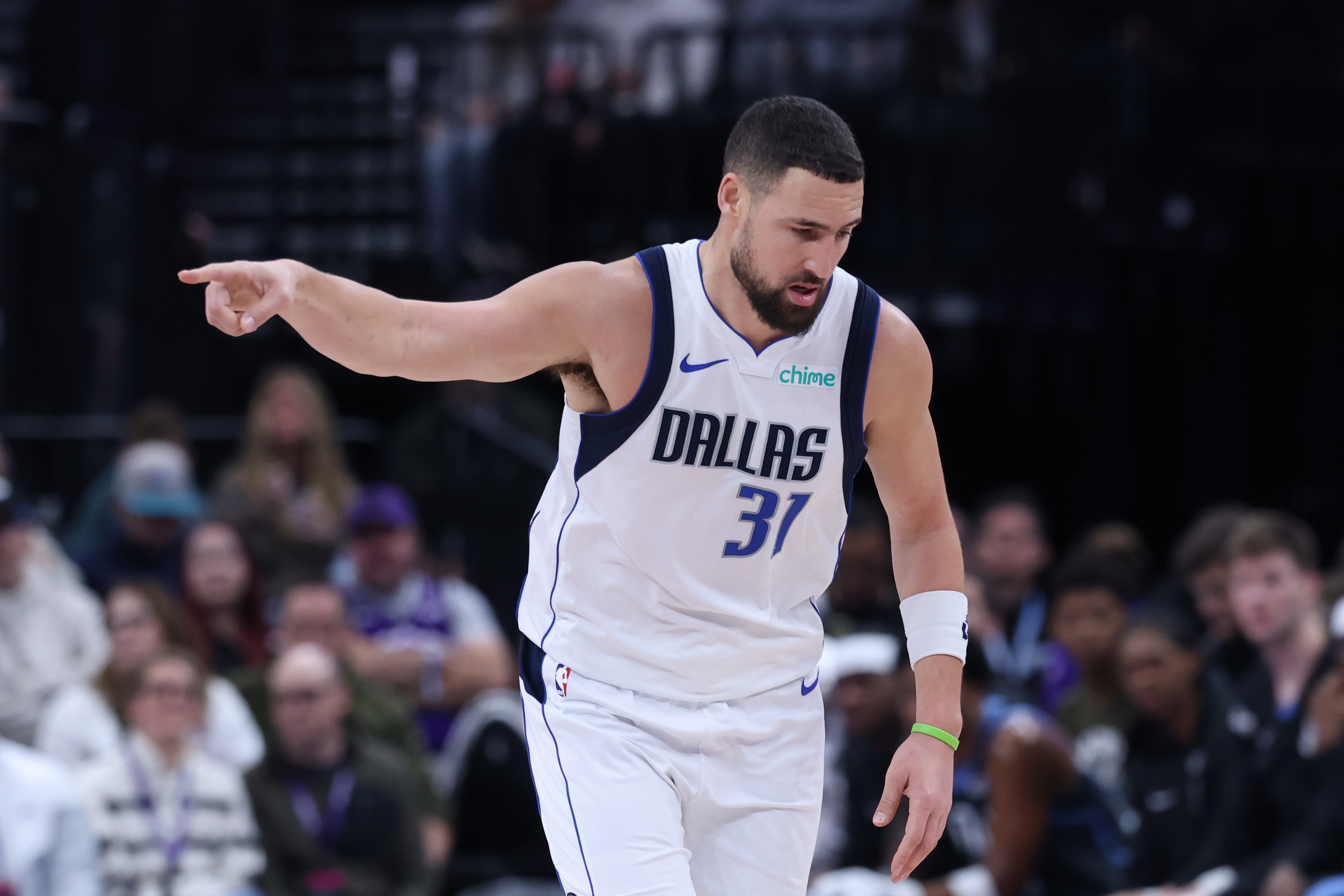 乐鱼体育-基德：克莱的牵制力为队友创造了机会 他正处于极高水准