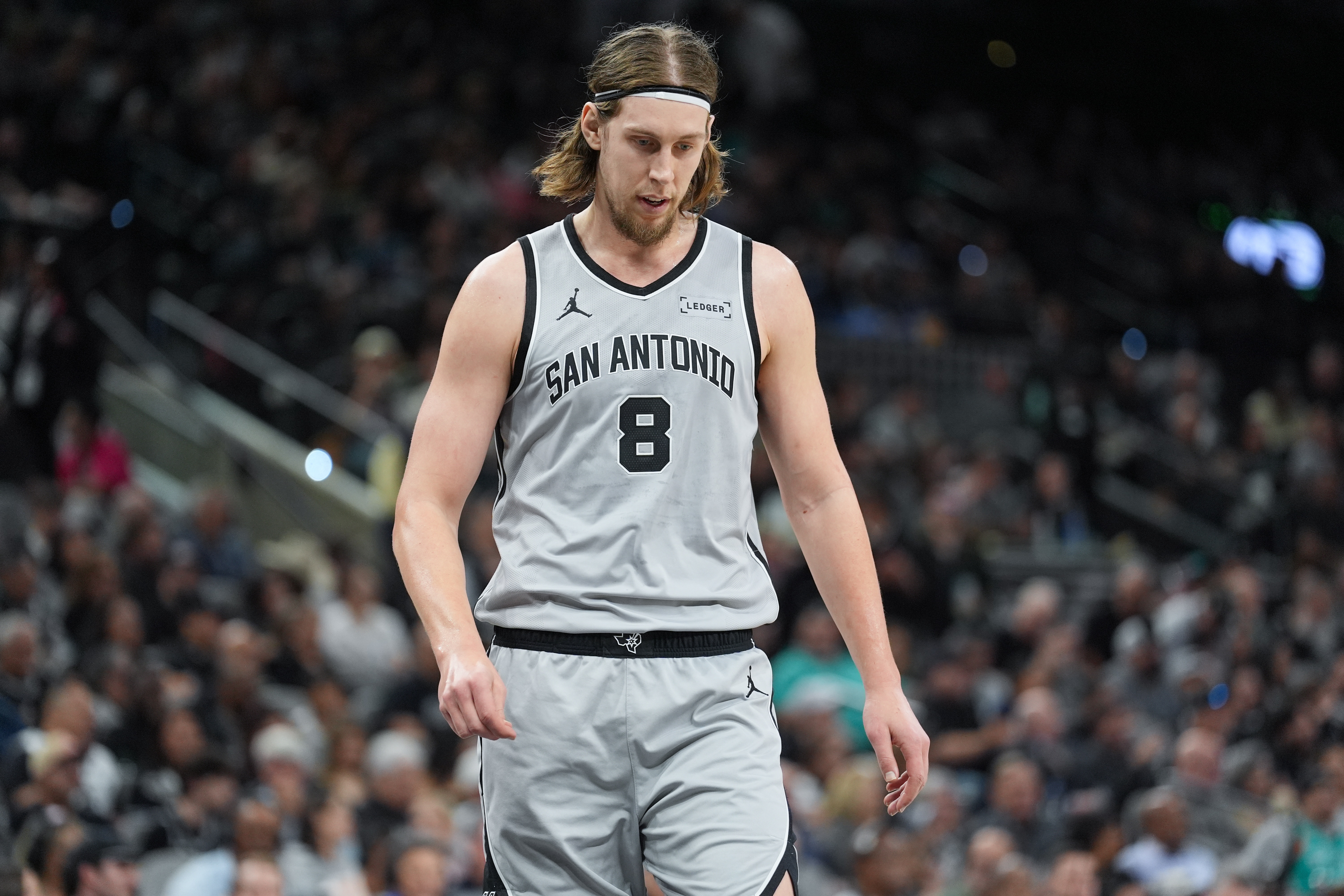 解说：马刺的中锋问题需解决 奥利尼克今天的挡拆被对手彻底无视