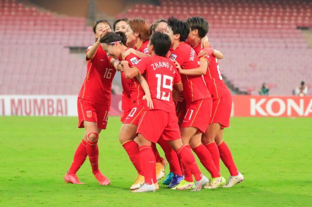 乐鱼中国体育-女足夺冠历程：低开高走渐入佳境 3度逆转两度绝杀